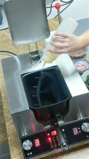 #autocooking #automaticcookingmachine #kitchen #自动炒菜机 #炒菜机器人