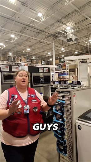 VerrTV on Instagram: "BACKUP SCREAMER UNPATCHED 😭🙏 - - - #screamer #prank #scream #baylenlevine #comedy #funny #pranks #walmart #daydrianharding #dannyduncan #explore #viral"