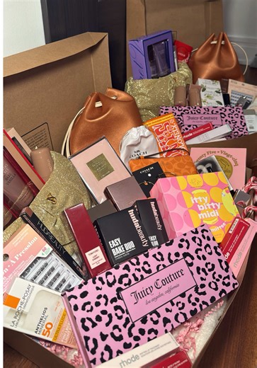 GIVEAWAY TIME! 💗 ( RULES ⬇️ ) • Follow TikTok Instagram • Like Share • Comment your favourite product! Thank you all so much for your support I’ve been so busy with work and life that I haven’t been as active! This is a way to say thank you and hopefully I get to post more in the new year! 🥺💗 #giveaway #giveaways #makeupgiveaway #sephora #giveawayalert @rhode skin @Benefit Cosmetics @Huda Beauty @Kayali