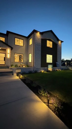 #kaizencustomhomes 📍Utah #paradeofhomes #hometour #customhomes #newconstruction #homedecorideas #interiordesign #housetour #roomtour #customhouse #construction #paradehome #luxuryhomes #bathroomdecor