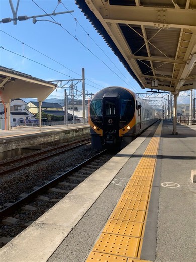 8600系入線|伊予西条駅