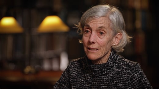 Joan Benoit Samuelson recounts her first Boston Marathon victory in 1979 🥇 in this clip from our documentary about Joanie's life and extraordinary legacy. "Joan Benoit Samuelson: A Maine Story", explores her Maine roots, record-breaking athletic accomplishments, devotion to family, and civic leadership, and includes hundreds of archival images, historic video footage, and touching interviews with friends, colleagues, and family. Watch the full film on My Maine Stories: https://ow.ly/GPey50Srk0A