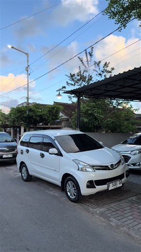 2014 Daihatsu Xenia R Deluxe for Sale