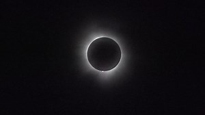Crowds gather to experience totality in Erie
