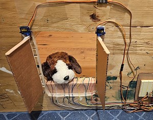 This DIY pet door helps keep a dog out of the cat’s litter box | Arduino Blog