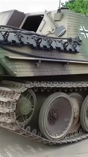 German ＂Jagdpanther＂ tank destroyer & Soviet ＂ISU-152＂ self-propelled gun #ww2 #military #tank-002 | Jason West