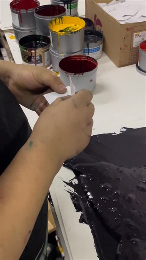 Richtown_official on Instagram: "Would you like to know how to do spot color printing? Follow me for more printing technologies. #spotcolor #colorprint #printing #heidelberg #custompackaging #packaging #packagingsupplier #packagingmanufacturer #packagingdesign"