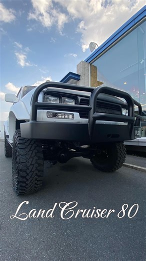 FLEXランクル岡山店 on Instagram: "#ランドクルーザー80 🌟角目4灯🌟バンパーガード🌟 良好な車両を厳選仕入しております！ 是非店頭に見に来てください🎶 #FLEXランクル岡山店#ランクル岡山店#ランドクルーザー#ランクル プロフィールにあるリンクから チェックしてくださいね☑️ ——————————————— Open 10:00 - 18:30 定休日 火曜日(祝日の場合営業しております) 毎週水曜日 〒710-0026 岡山県倉敷市加須山14-4 Tel. ：086-420-2422 Line：@586dunyl Mail：okayama@flex.jp"