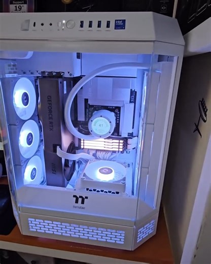 The Tower 600 x 5080! Engineered for seamless synergy. Experience unparalleled compatibility as cutting edge cooling meets graphics. What do you think? 📷@fcckomputer #Thermaltake #TheTower600 #snow #Thermaltake #PCBuild #CustomPC #GamingSetup #PCModding #GamingCommunity | Thermaltake Technology Inc