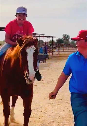 #horsingaround #teamropinghorse #AZ #hadleyevery #BAEvery