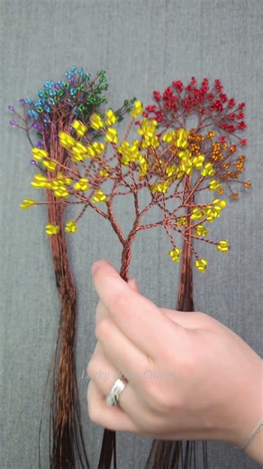 Make a Rainbow Wire Tree With Me LuckyRootsCanada.com #wiretree #art