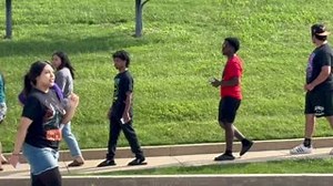 GRADUATION WEEK REHEARSAL! Waco ISD graduates prepare to walk the stage Thursday night with the University High School graduation at 7:30 PM, Waco High graduation at 8 PM on Friday, and the Brazos High graduation next Tuesday! Clear bag policy in effect as well as metal detectors. So, please allow extra time! Congratulations, graduates! For complete details on all graduation ceremonies, visit https://www.wacoisd.org/graduation. #LeadForResults ¡ENSAYO DE LA SEMANA DE GRADUACIÓN! Los graduados de