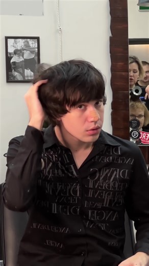 Поздравляю всех с Новым годом✨ Ищу моделей на стрижку🙌🏻 Для связи тг: autum_li #новосибирск #парикмахер #барбер