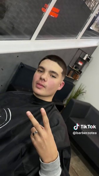 PRIMA FREZĂ la krosscatt.barbershop 150 lei 💈🔥
