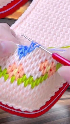 How to Make Handmade Slippers: DIY Comfort