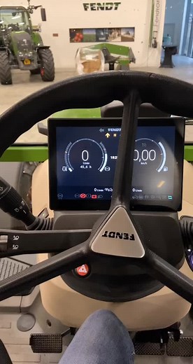 Fendt 211 Vario - Fendt Global Tractor Showcase