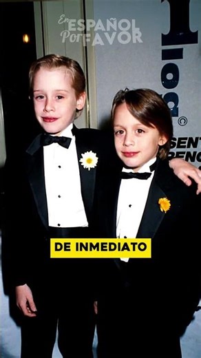 Macaulay Culkin's son doesn't know his dad IS KEVIN 😱 #spanish #funfacts #homealone #shorts