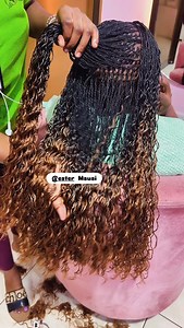 Zipo fupi na ndefu Rangi tofauti tofauti Salooni ipo Moshi mjini ❤️ Laki 1 na nusu kitu kwangu Tupo jengo la kibotower floo ya 2 Chumba no:201 )Ester saloon @esta.cosmetics 0712782591,0786337030,0763123537 #atlhair #atlnailtech #atlhairstylist #atlmua #butterflylocks#passiontwist #cornrows #fauxlocs #natural #naturalhair #twiststyles #flattwist #threading #africanhairstyles #africanhairbraiding #kinkyhair #kinkystyles #twiststyles #cornrows #springtwist #protectivestyles #estermsusi#knotlessbrai