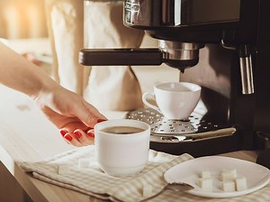 Kaffeemaschine entkalken: mit diesen Tricks klappt es