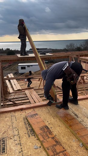 1.3M views · 10K reactions | Roof framing #quality #architecture #construction #beauty #design #skills #work #beautiful #teamwork | Stalin lopez construcción | Facebook