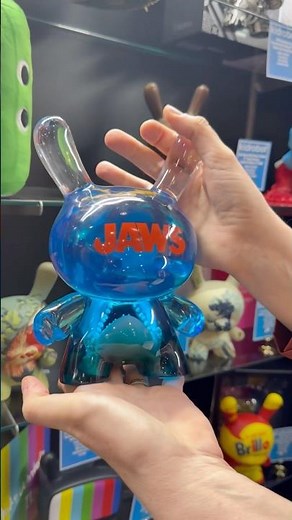 Jaws 50th Anniversary Figures & Game! Kidrobot Dunny Jaws Movie Poster #toyfair #jaws50th #kidrobot