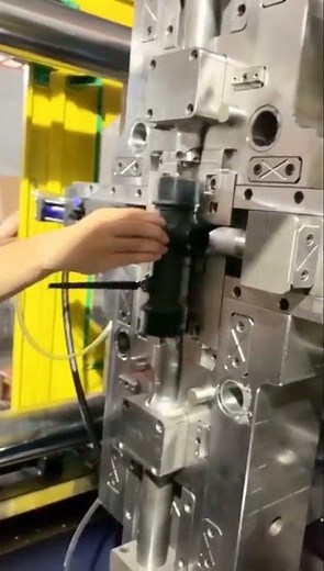 5 way Plastic Pipe Fitting Injection Mold #precisionmold #factory