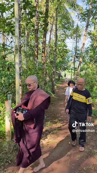 Bhikkhu's Pindapata Rituals