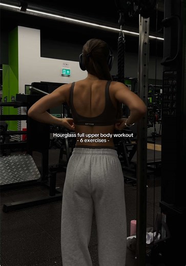Full upper body workout ~ @DFYNE dc ‘ALICE’ // wearing the new cropped zippy 🤍 #gymgirltiktok#gymmotivation#gymrat#fypage