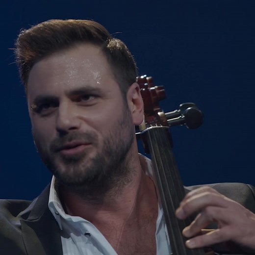 Game of Thrones 🔥🔥🔥 See you at the ‘Rebel With a Cello’ tour 🎻 (Link in Bio) 👉 hauserofficial.com/event-directory/ #gameofthrones #hauser #rebelwithacello