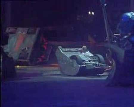 Chaos 2 vs SMIDSY (Robot Wars Battle)