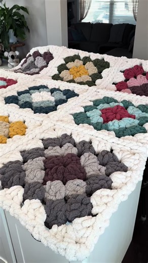 Learn Crochet Techniques with Granny Square Tutorial