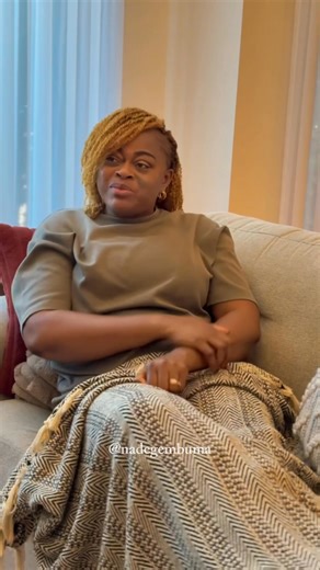 Shalom famille ! J'ai le plaisir de vous partager le premier épisode de notre série sur l'importance de la louange. Nous verrons au travers de l'expérience du Roi David dans la Bible, comment la louange peut être une thérapie. N'hésitez pas à me partager vos retours et ce que cela vous inspire. Et nous nous retrouvons la semaine prochaine pour le second épisode ! Que Dieu vous bénisse ! | Nadege Mbuma