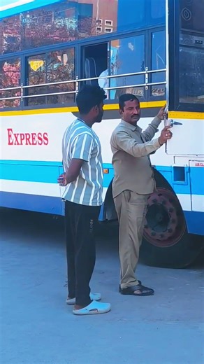 bus driving prank 😂😂😂 #comedy #prankvideo #funny #funnyprank #viral #trending #husnabadporagallu