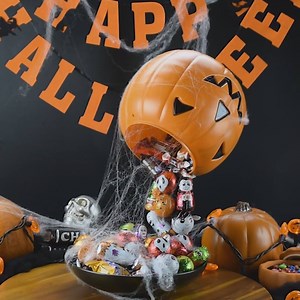 25M views · 595 reactions | The best way to dress up a Halloween candy bowl! | Blossom | Facebook