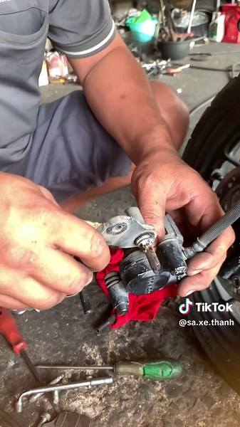 chia sẻ cho anh em cách khắc phục bị bó bốp và vệ sinh heo dầu đơn giản tại nhà#suaxethanh #xuhuong #vairal #chiasekinhnghiep #xemay