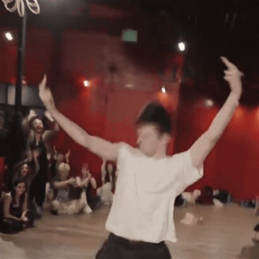 @4skip0 The most insane gif was born today