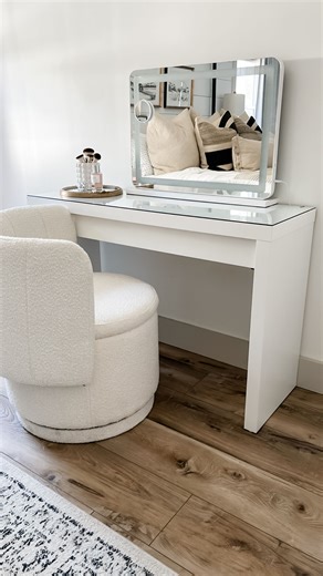 Stacy Smith | Incoming… New makeup vanity! 😍 I’ve been on the hunt for a while and haven’t had any luck finding what I was looking for until now! The... | Instagram