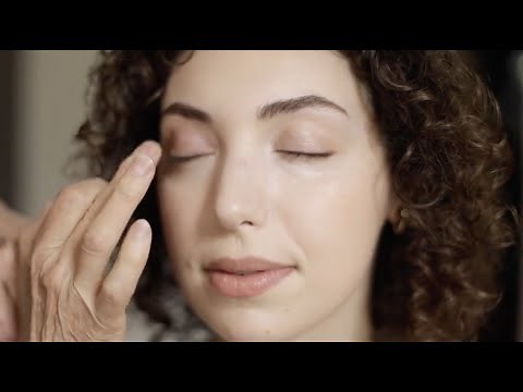 HOW TO: RMS Eyelights Cream Eye Shadow