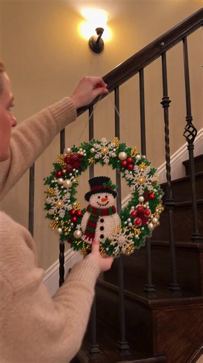 Not your average diamond art Make it, hang it, and light up your Christmas! #ChristmasCrafts #ChristmasDIY #DiamondArt #ChristmasWreath #holidaydecor