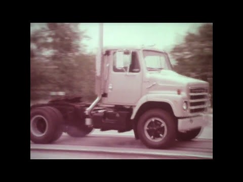 International Harvester Medium Medium Heavy S-Series Trucks Dealer Smoker (1979)