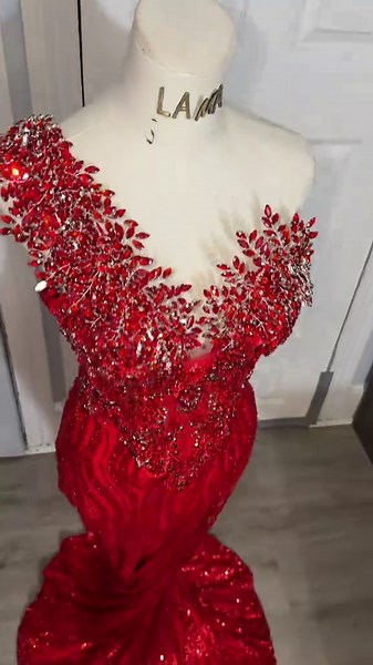 First PROM DRESS complete👗 Every big journey starts with one design. Welcome to prom season at Maison de LAMA.🪡 HANDCRAFTED ELEGANCE🪡🧵 I CAN'T WAIT TO SEE MY DOLLs at PROM🥰👌 @M.Lamourr #promdesigner #lamadesigner #prom2026 #hautecouture
