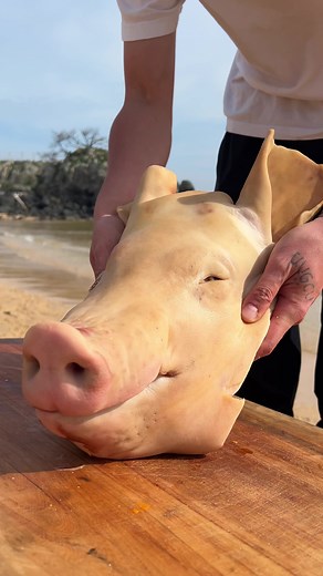 Delicious Roasted Pig's Head Recipe - Outdoor Cooking