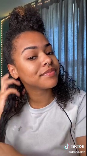 Wet Look Hairstyles: A Trendy Tutorial for Curly Hair