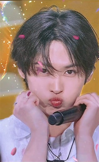 Lee Know/Adorable Lee Know Moments You Can't Miss!