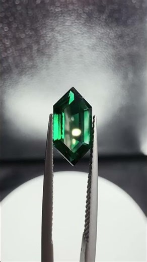 Elongated Hexagon FAB Lab Green Emerald #fireandbrilliance #labgrown #emerald