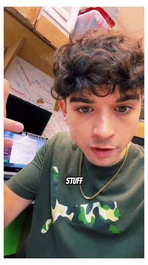 Flowers in a computer #repair #iFixit #laptop #fblifestyle #flowers please visit and follow the original pages through : @Tecboy | TechSupport