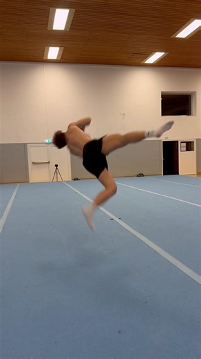 How many one legged backflips can you count?😱👀 #athlete #flip #cork #tricking #gymnastics #parkour