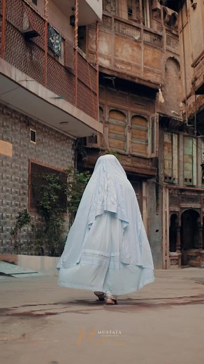 Peshawar the city of Rich Culture, History, Heritage & Food. The LAND of Hospitality the city of flowers. we welcome everyone to visit the most lively city of Pakistan 🇵🇰 . @artistry_by_tehreem Video 📹 by @mustafaphotographyandfilms 📌 Location: heritage trail / Gor Khatri Western Gate /Mohallah Sethi Walled city of Peshawar @TourDaPekhawa call/whatsapp 923339866655 #TourDaPekhawar #MustafaPhotographyandfilms #tehreemawan #PeshawarTourism #WalledCityGuidedTours #HeritageCulture #LocalHospital