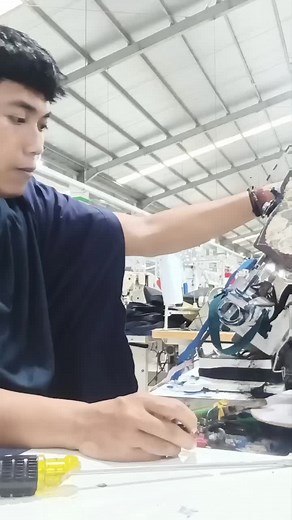 mesine ngejak senggel .... #kulipabrik #jepara #pabrikjepara #mekanikgarment #fypシ #kanindomakmurjaya #kanindo #kulijepara