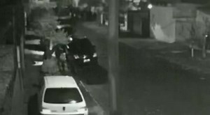 3.6K views · 62 reactions | Imagens de um ladrão Que nesta madrugada fez um furto De uma bicicleta no Jardim catedral em paiçandu Quem reconhecer esse ladrão Favor lugar 190 | Repórter Rogério Morais | Facebook